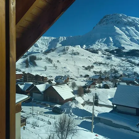 Nez-a-nez A * Albiez-Montrond
